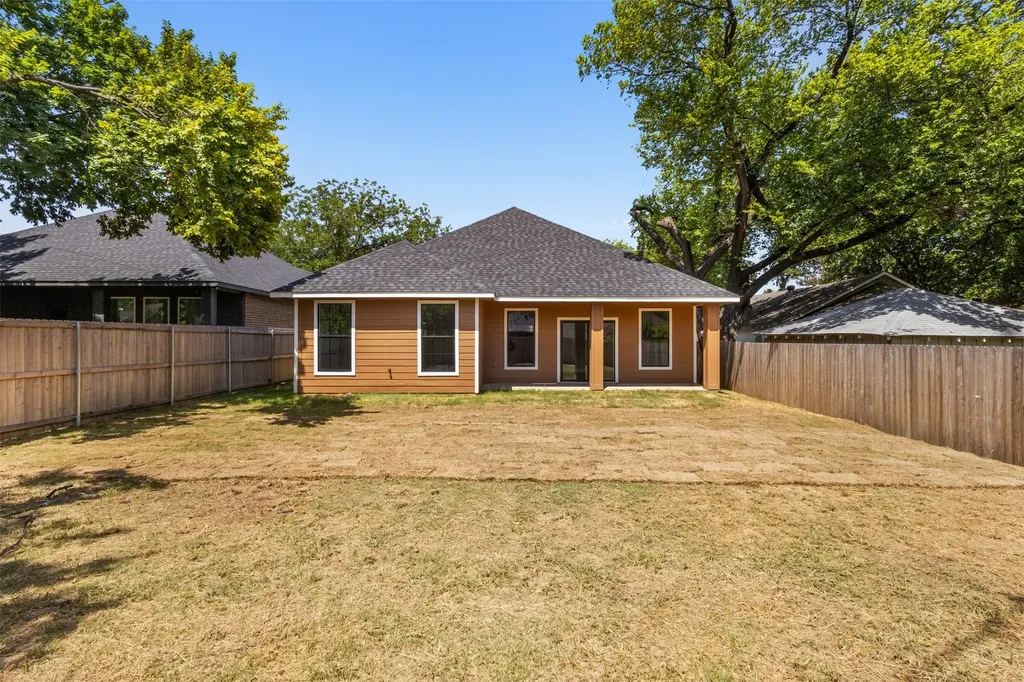 2618 Seevers Avenue Dallas TX 75216