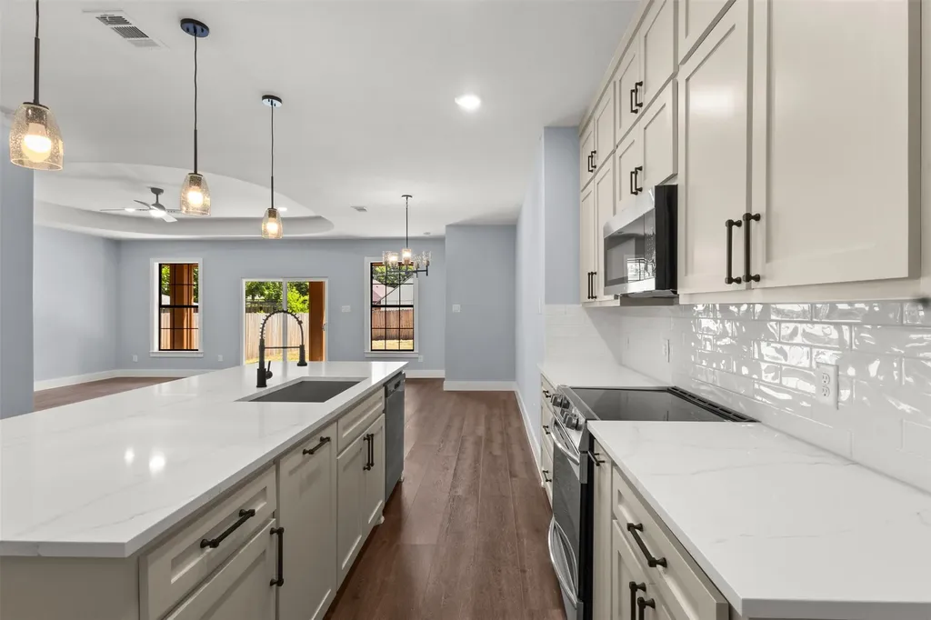 2618 Seevers Avenue Dallas TX 75216