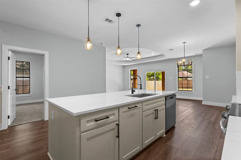 2618 Seevers Avenue Dallas TX 75216