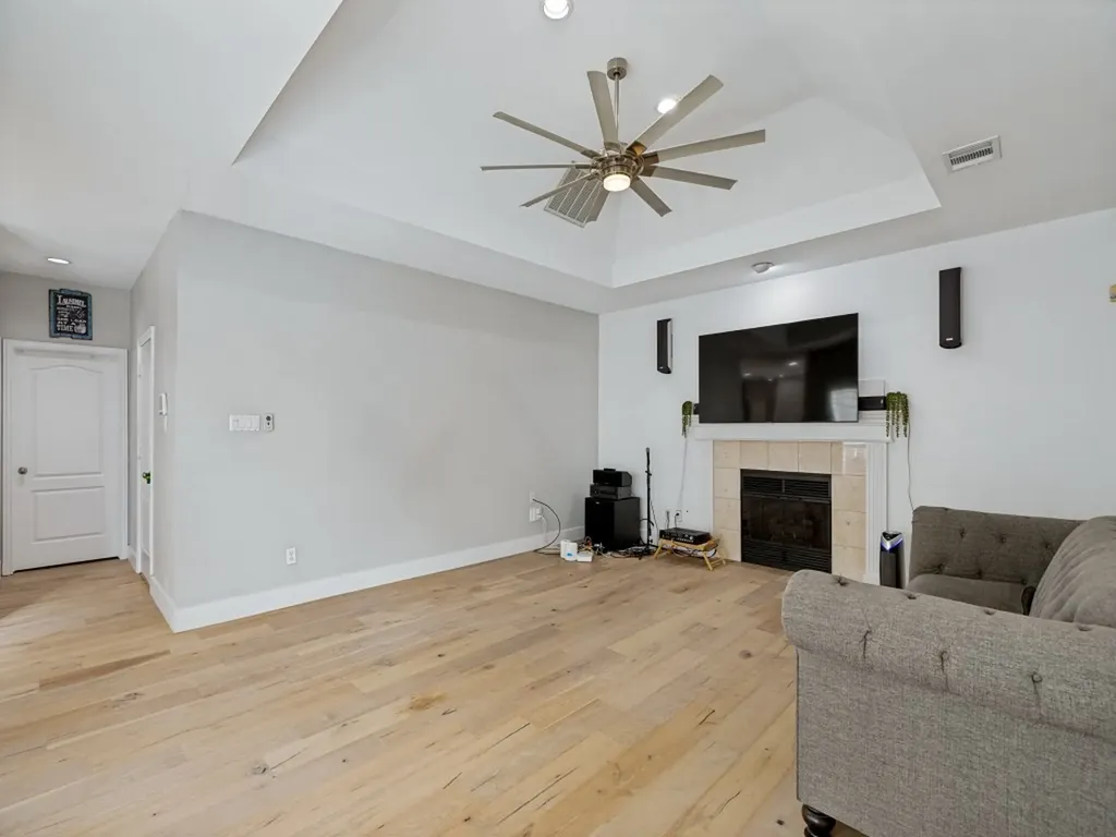 701 Pine Lakes Plano TX 75025