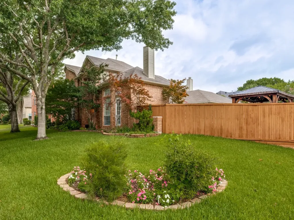 701 Pine Lakes Plano TX 75025