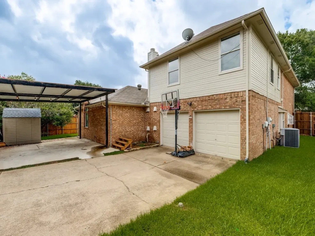 701 Pine Lakes Plano TX 75025