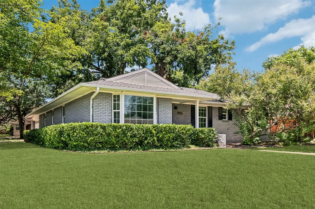 7105 Bennington Drive Dallas TX 75214