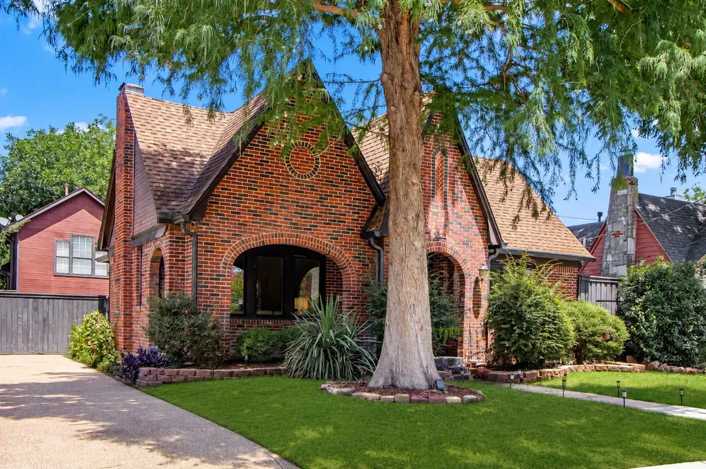 5222 Bradford Drive Dallas TX 75235