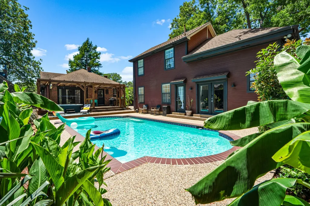 5222 Bradford Drive Dallas TX 75235