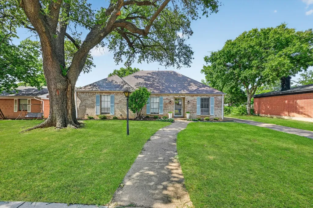 8100 Hillside Drive Frisco TX 75033