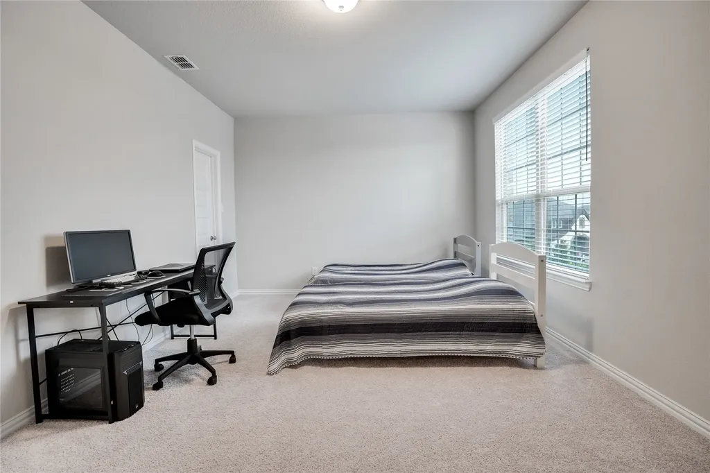 1521 Bison Trail Aubrey TX 76227