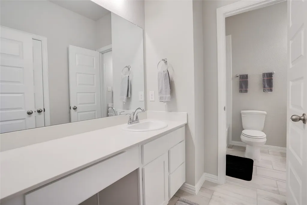 1521 Bison Trail Aubrey TX 76227