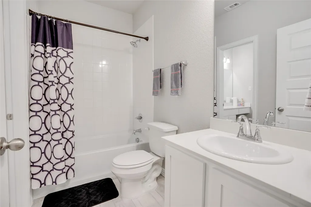 1521 Bison Trail Aubrey TX 76227
