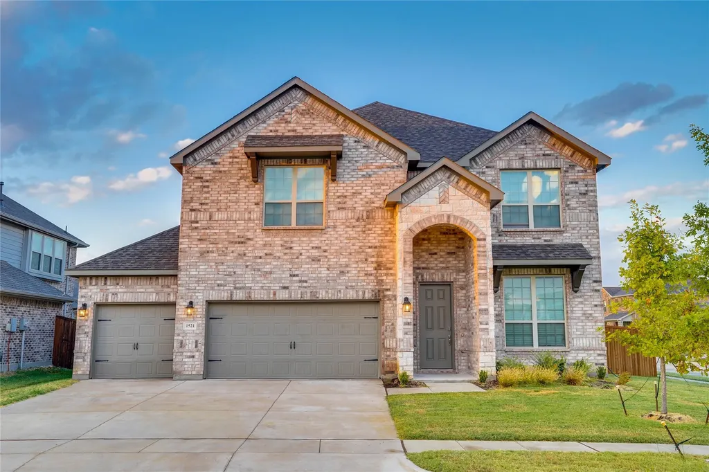 1521 Bison Trail Aubrey TX 76227