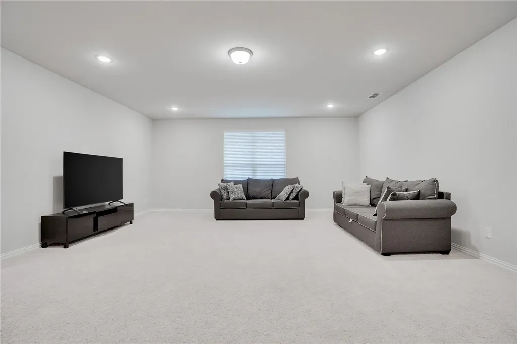1521 Bison Trail Aubrey TX 76227