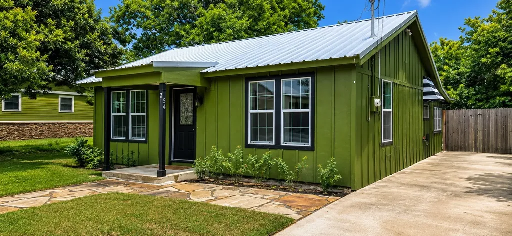 254 W Frey Street Stephenville TX 76401
