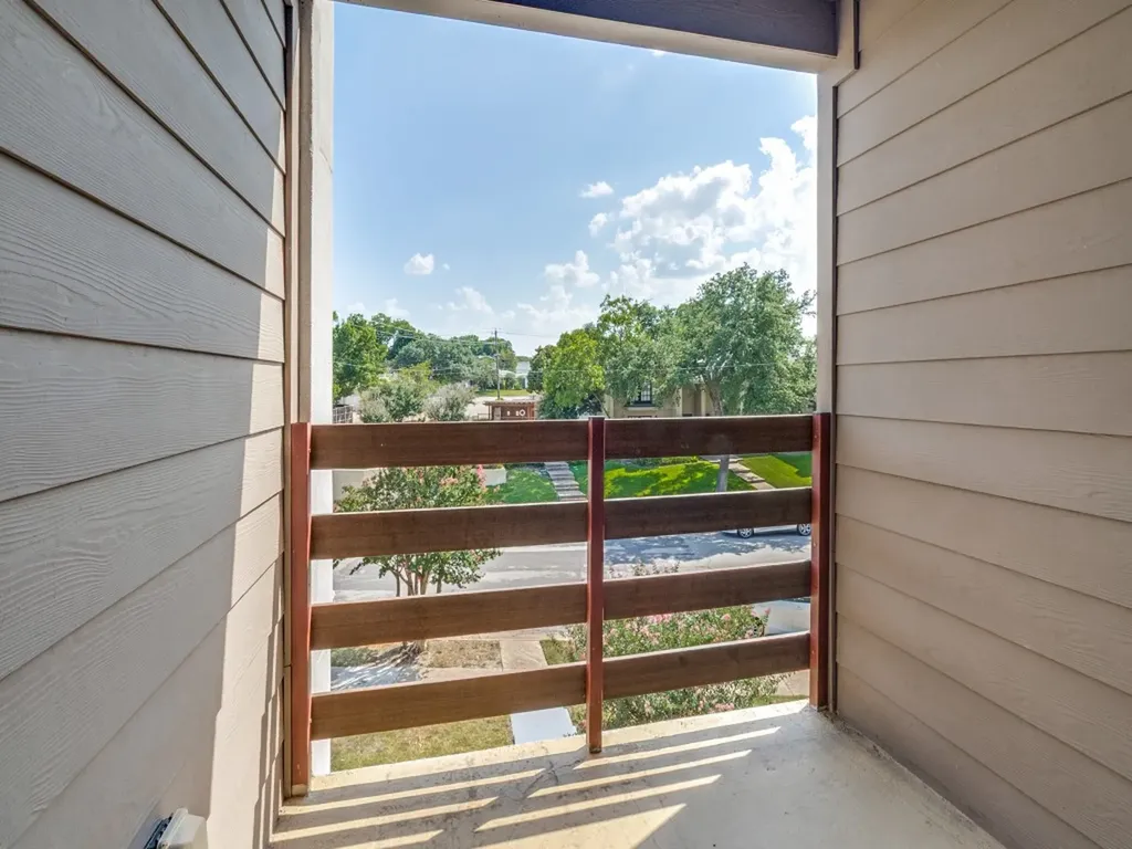 9495 Timberleaf Drive Dallas TX 75243