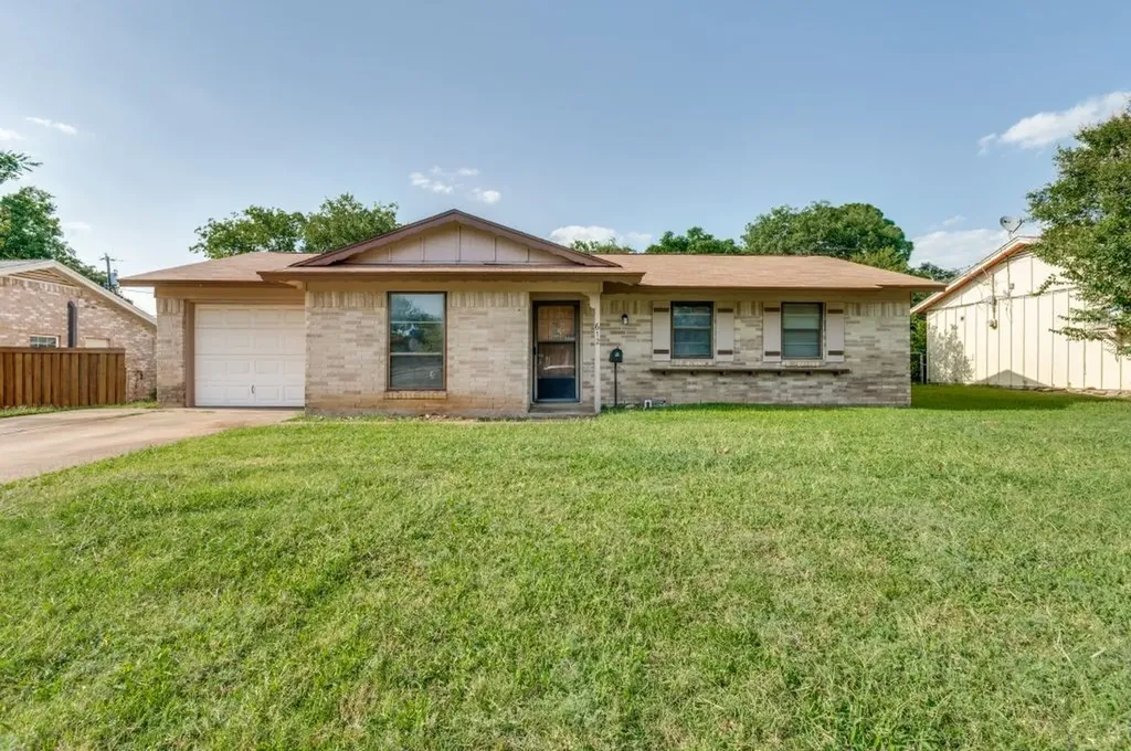 612 Glenn Drive Euless TX 76039