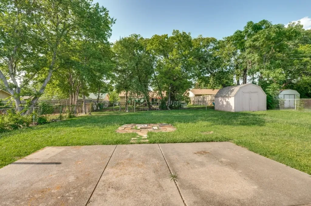 612 Glenn Drive Euless TX 76039