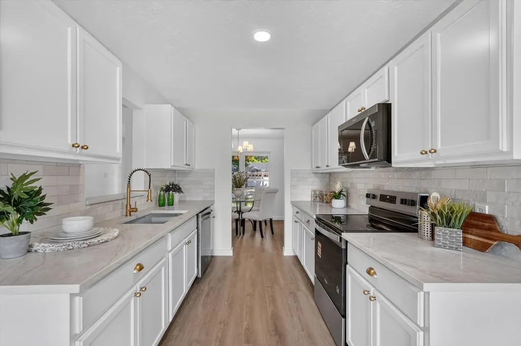412 Apple Blossom Lane Hurst TX 76053