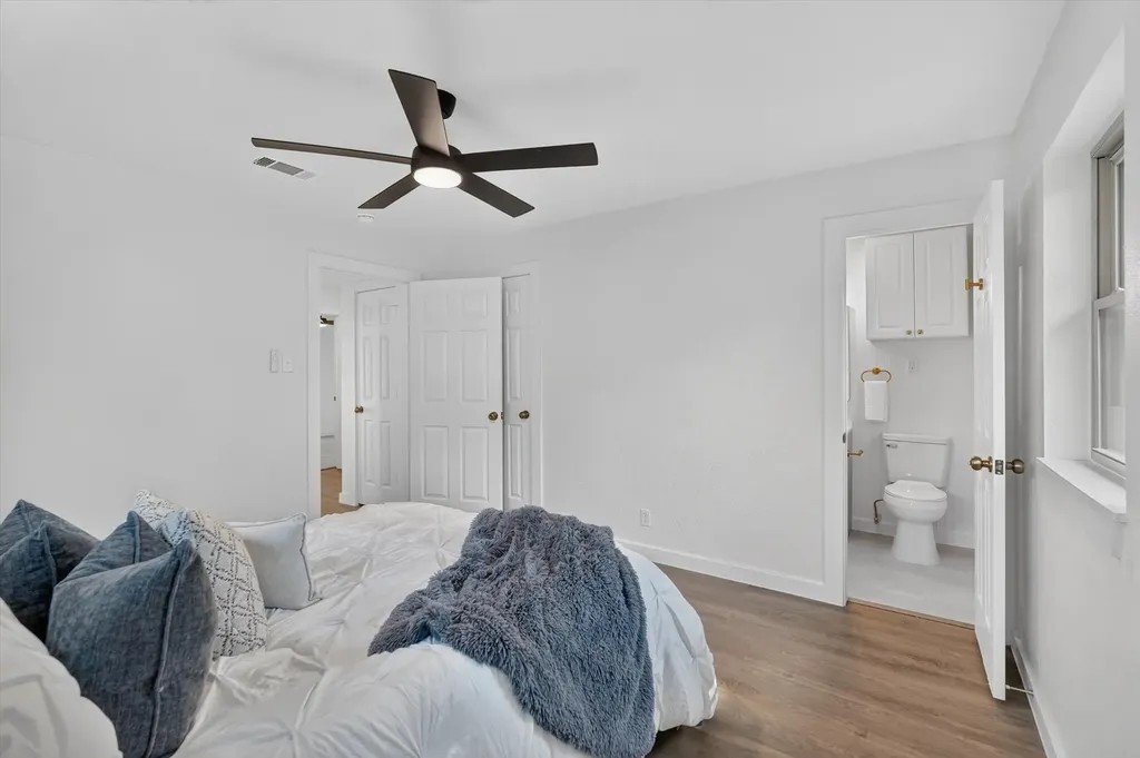 412 Apple Blossom Lane Hurst TX 76053