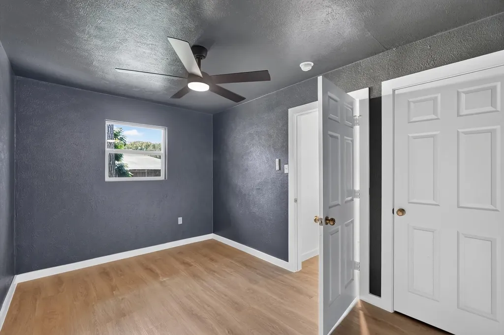 412 Apple Blossom Lane Hurst TX 76053