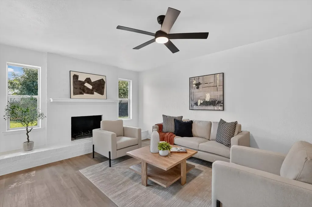 412 Apple Blossom Lane Hurst TX 76053