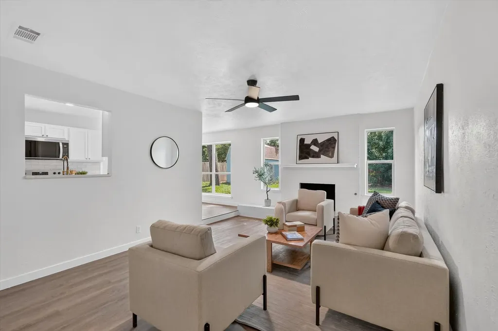 412 Apple Blossom Lane Hurst TX 76053
