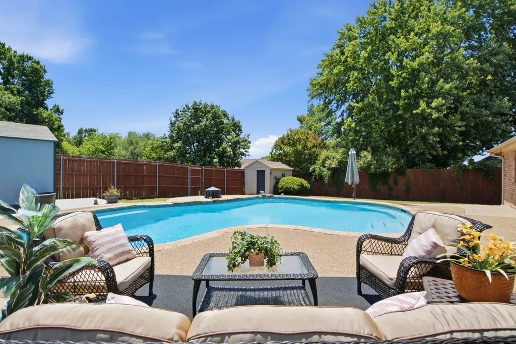 1703 Oakmeadow Drive Decatur TX 76234