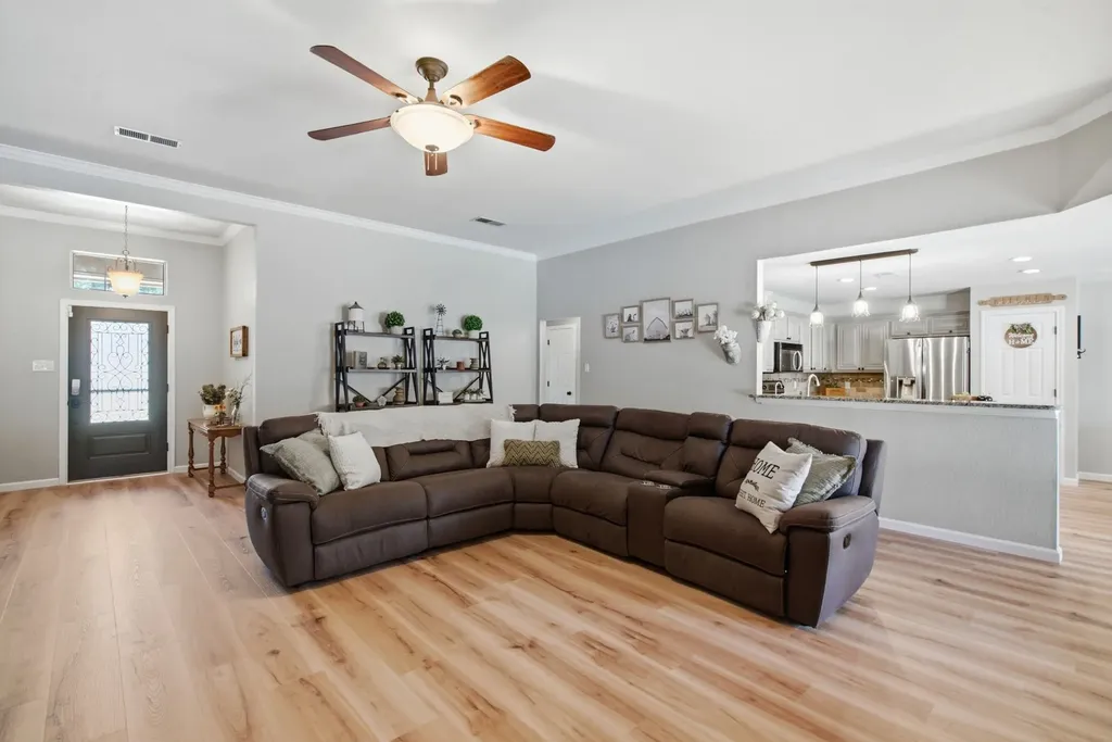 1703 Oakmeadow Drive Decatur TX 76234