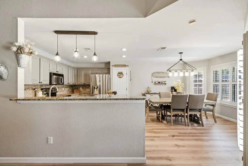 1703 Oakmeadow Drive Decatur TX 76234