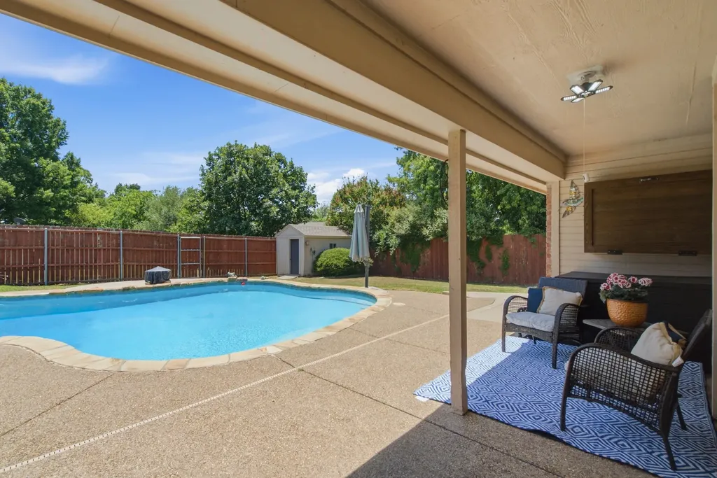 1703 Oakmeadow Drive Decatur TX 76234