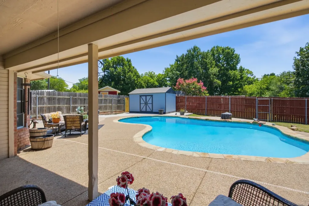 1703 Oakmeadow Drive Decatur TX 76234