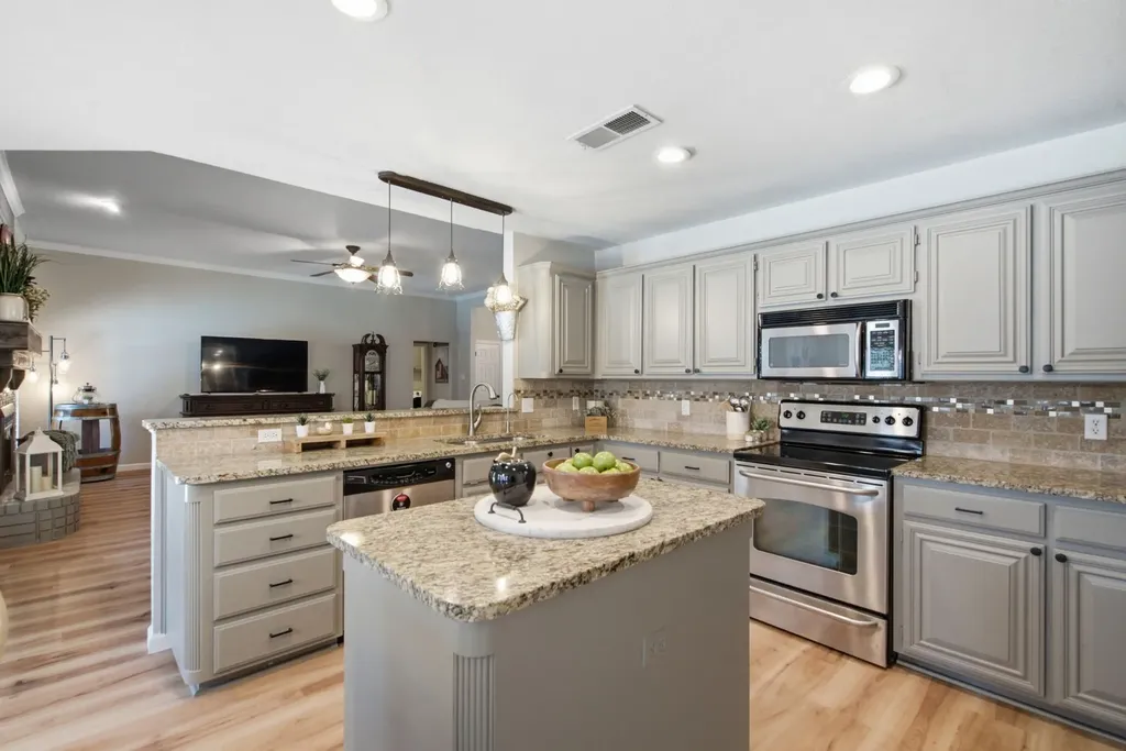 1703 Oakmeadow Drive Decatur TX 76234