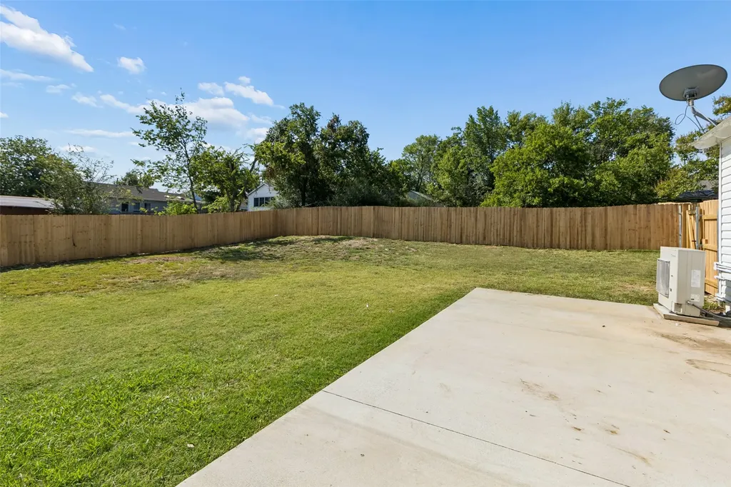 714 NW 6th Street Grand Prairie TX 75050