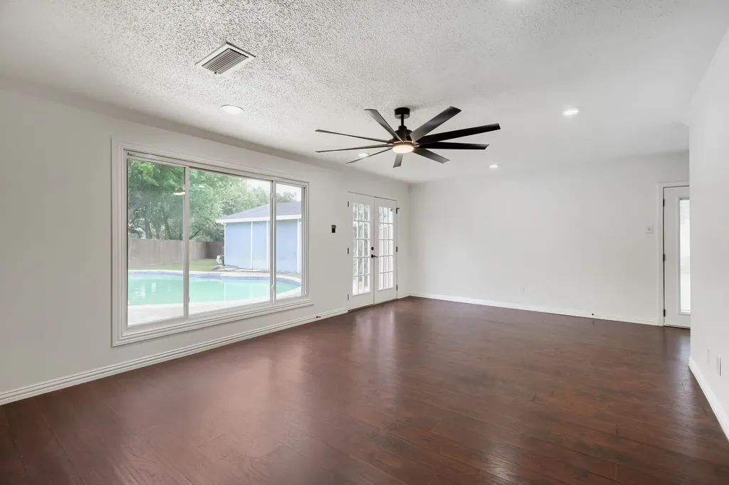 4005 Tynes Drive Garland TX 75042