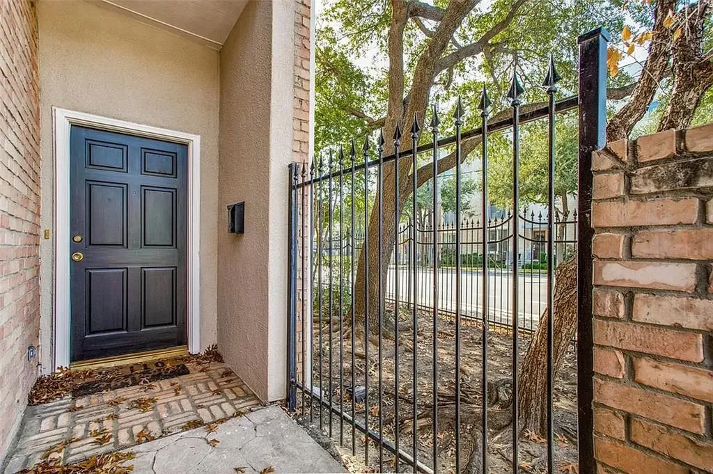 5720 La Vista Drive Dallas TX 75206