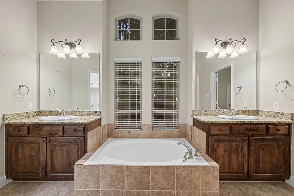 15943 River Glen Drive Frisco TX 75035