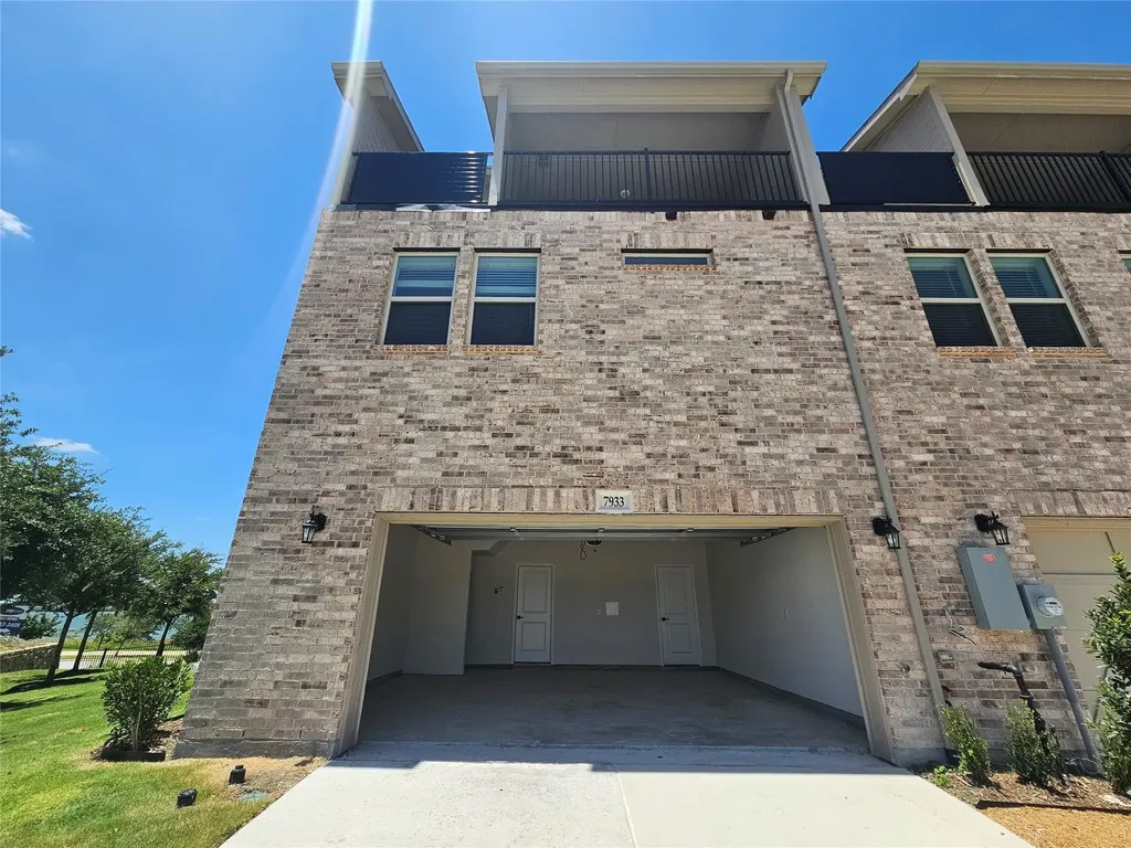 7933 Sunset Boulevard Rowlett TX 75088