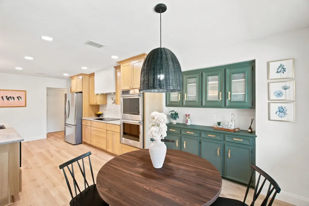 835 Cross Timbers Drive Double Oak TX 75077