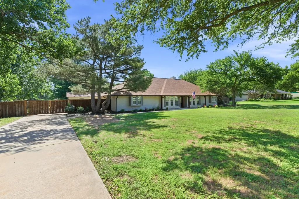 835 Cross Timbers Drive Double Oak TX 75077