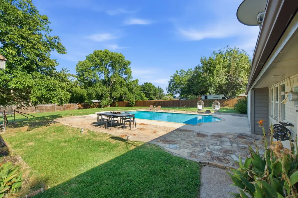 835 Cross Timbers Drive Double Oak TX 75077