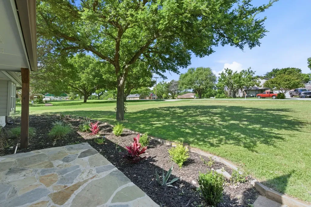 835 Cross Timbers Drive Double Oak TX 75077