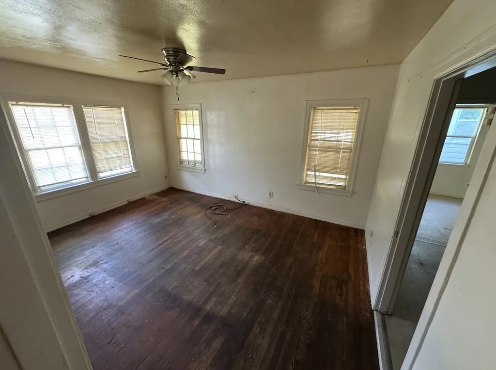804 W Bridge Street Weatherford TX 76086