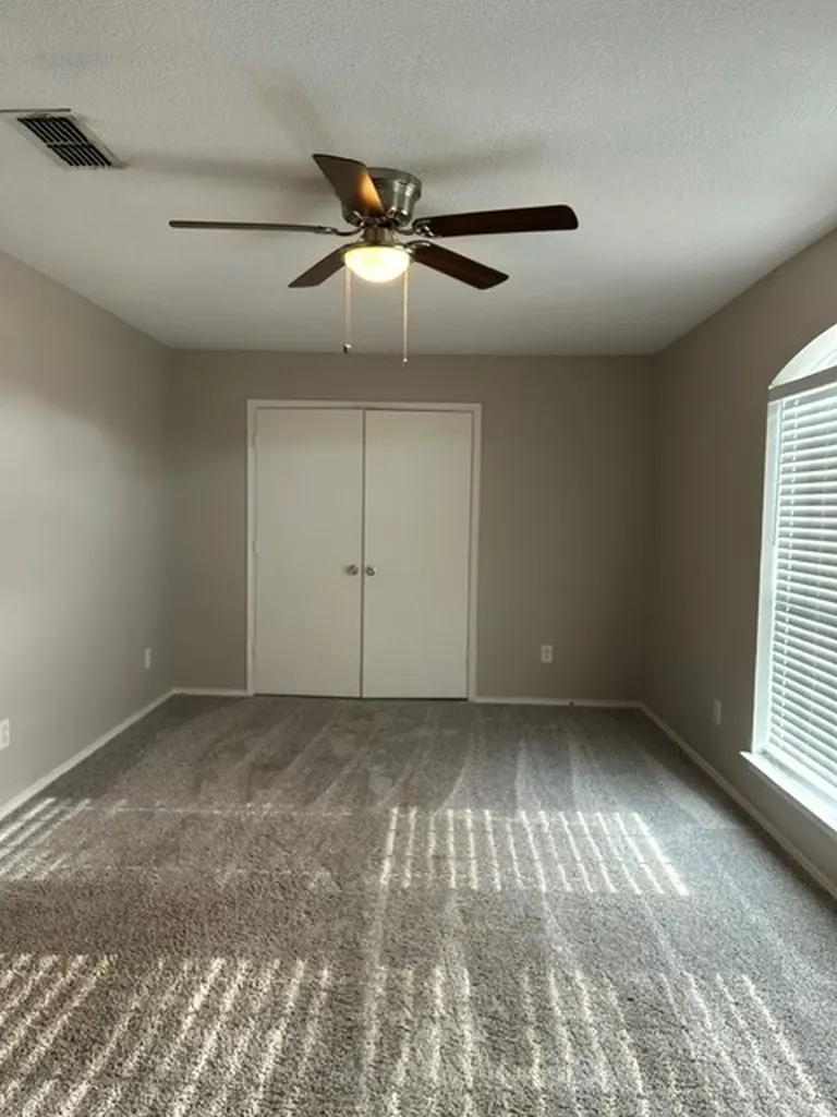 1012 High Crest Drive Azle TX 76020