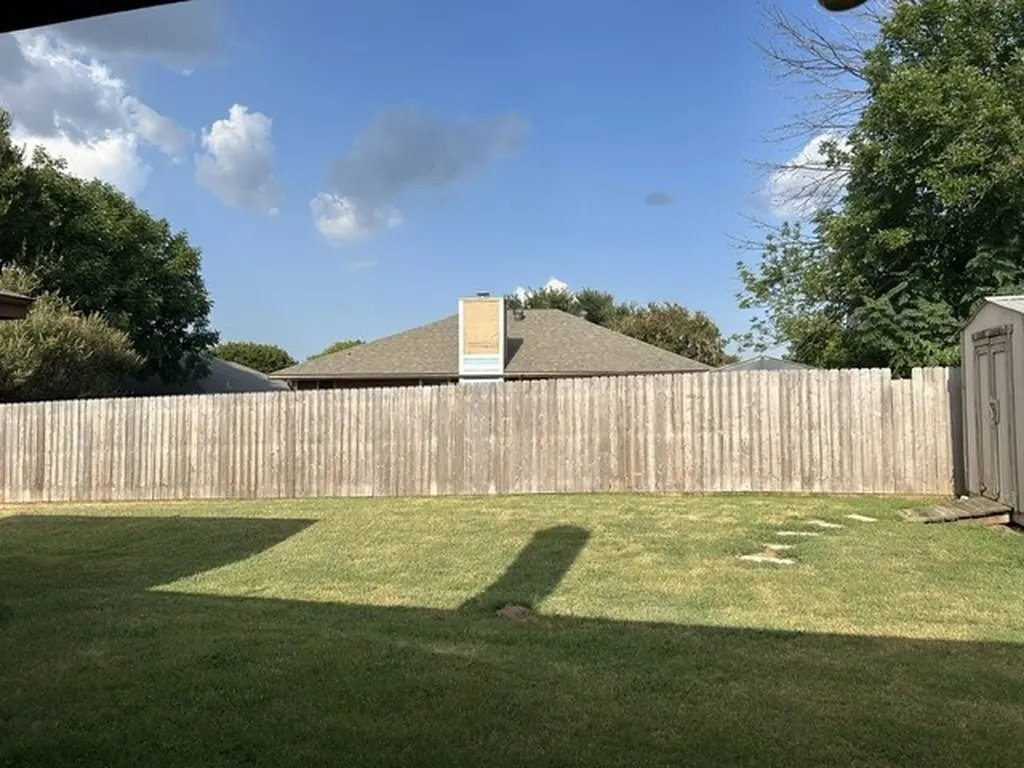1012 High Crest Drive Azle TX 76020