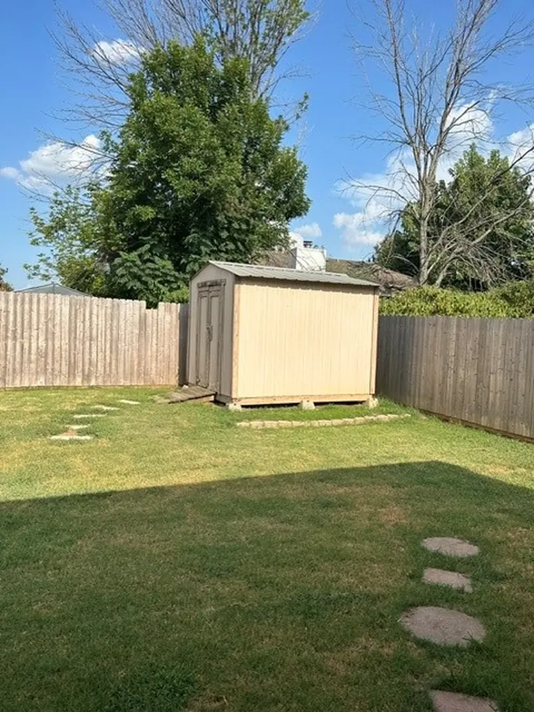 1012 High Crest Drive Azle TX 76020