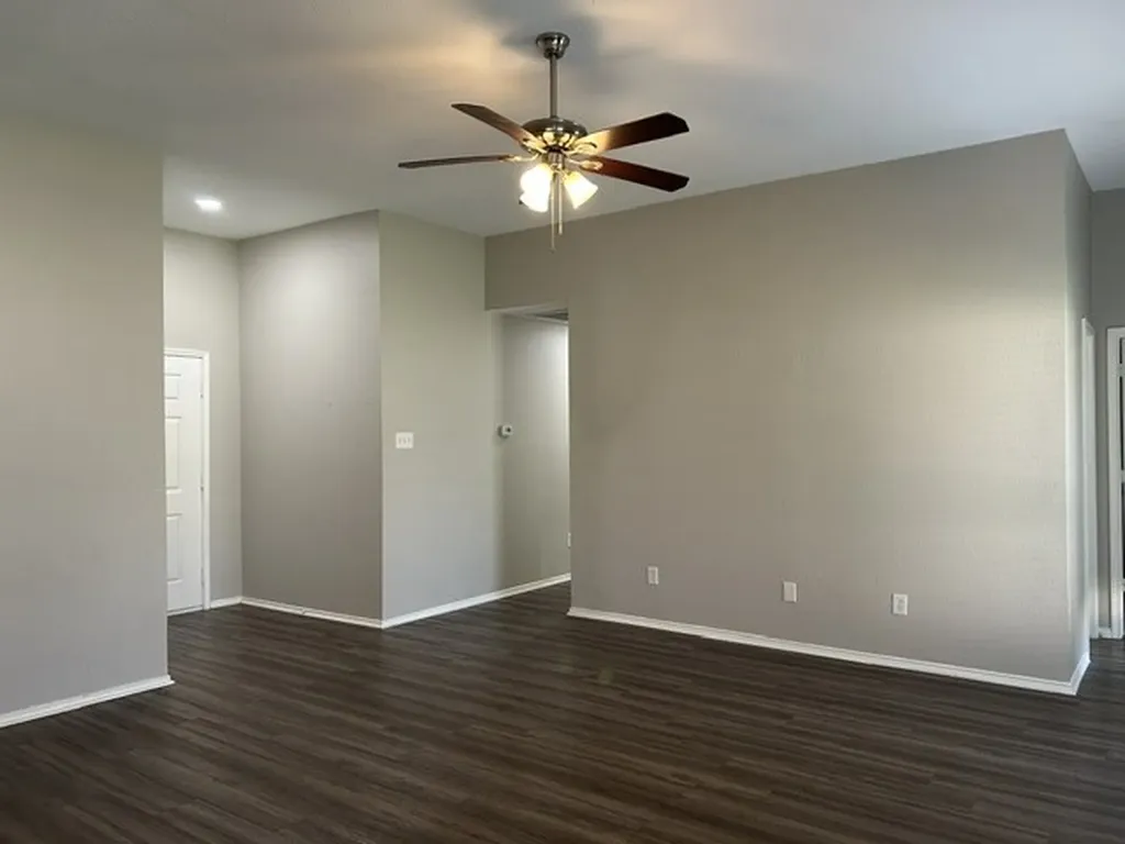1012 High Crest Drive Azle TX 76020