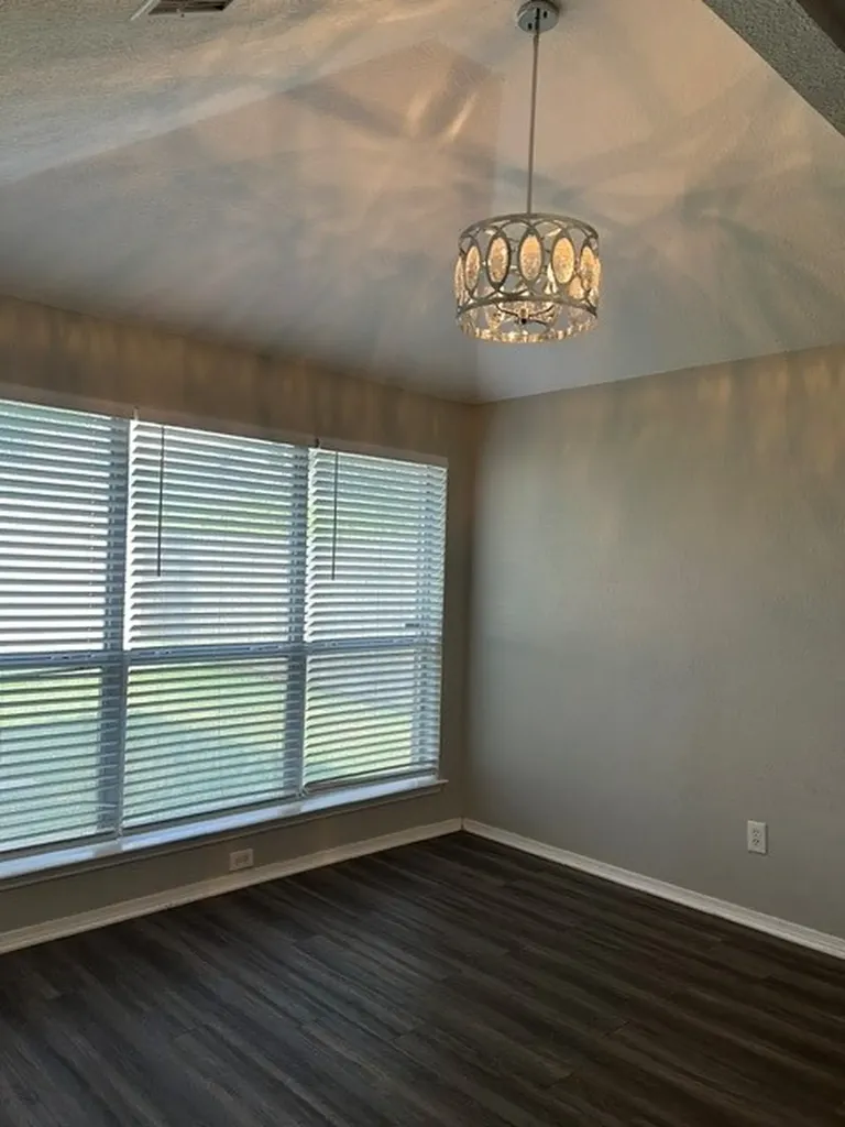 1012 High Crest Drive Azle TX 76020