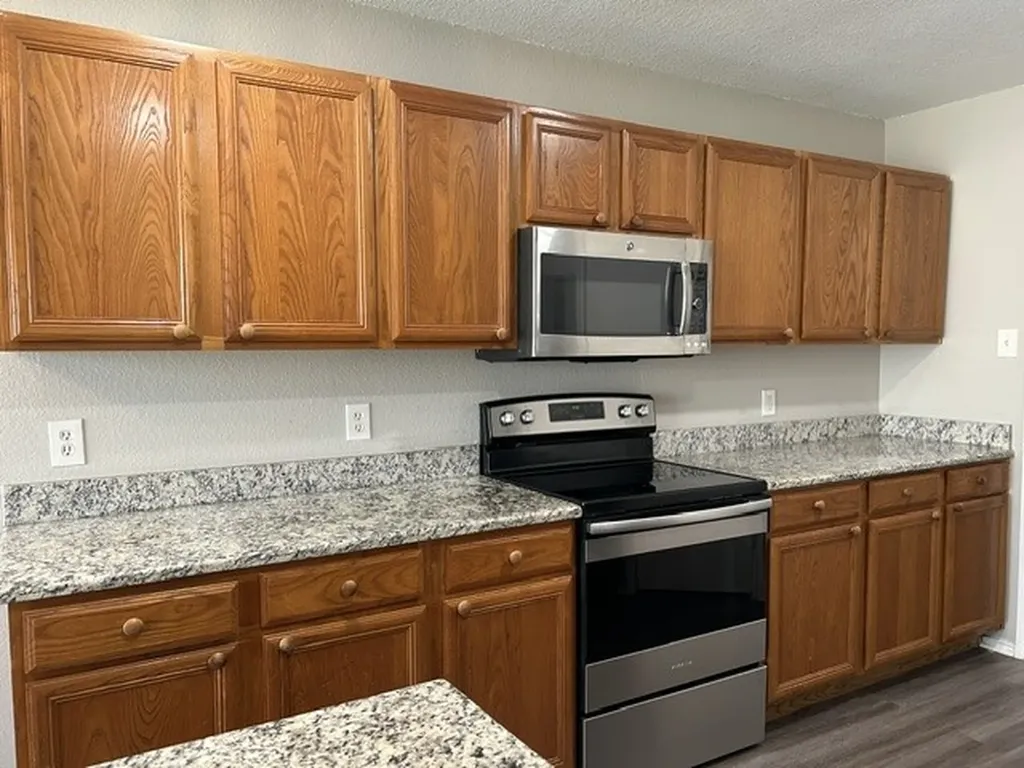 1012 High Crest Drive Azle TX 76020
