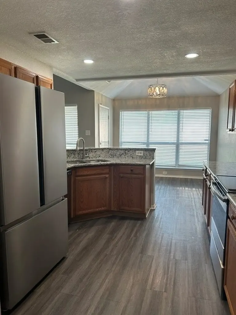 1012 High Crest Drive Azle TX 76020