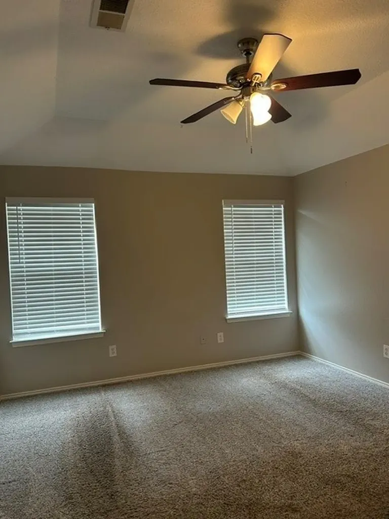 1012 High Crest Drive Azle TX 76020