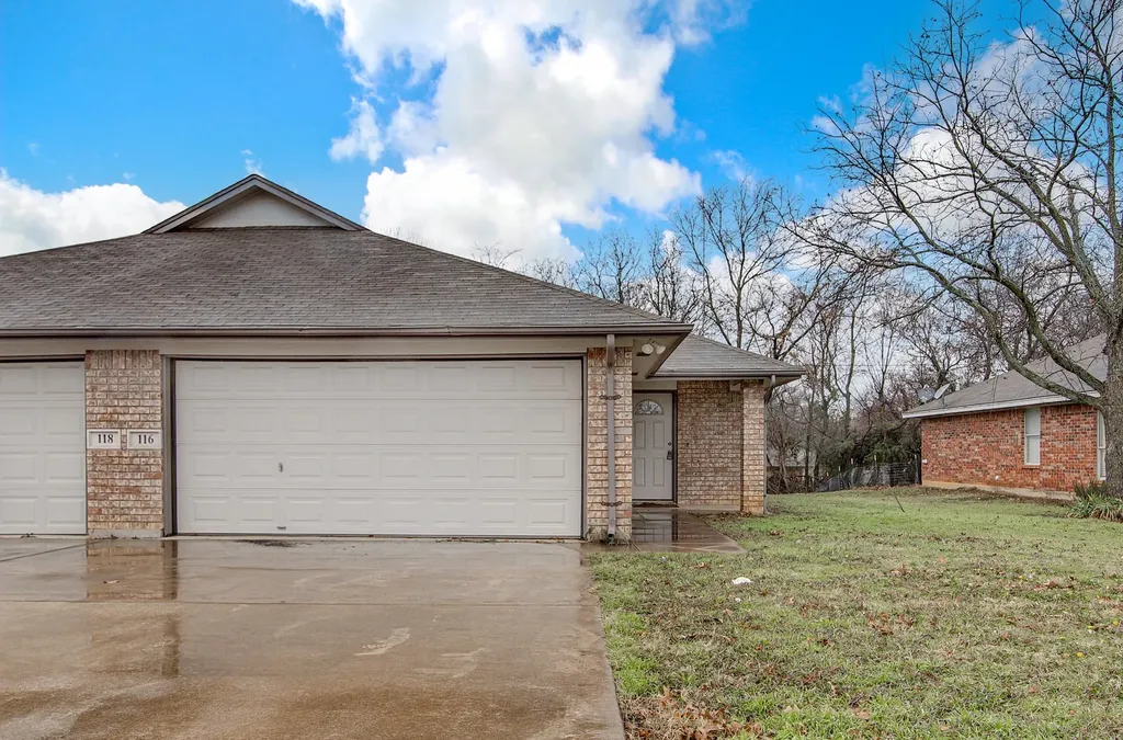 116 Honey Bee Drive Joshua TX 76058