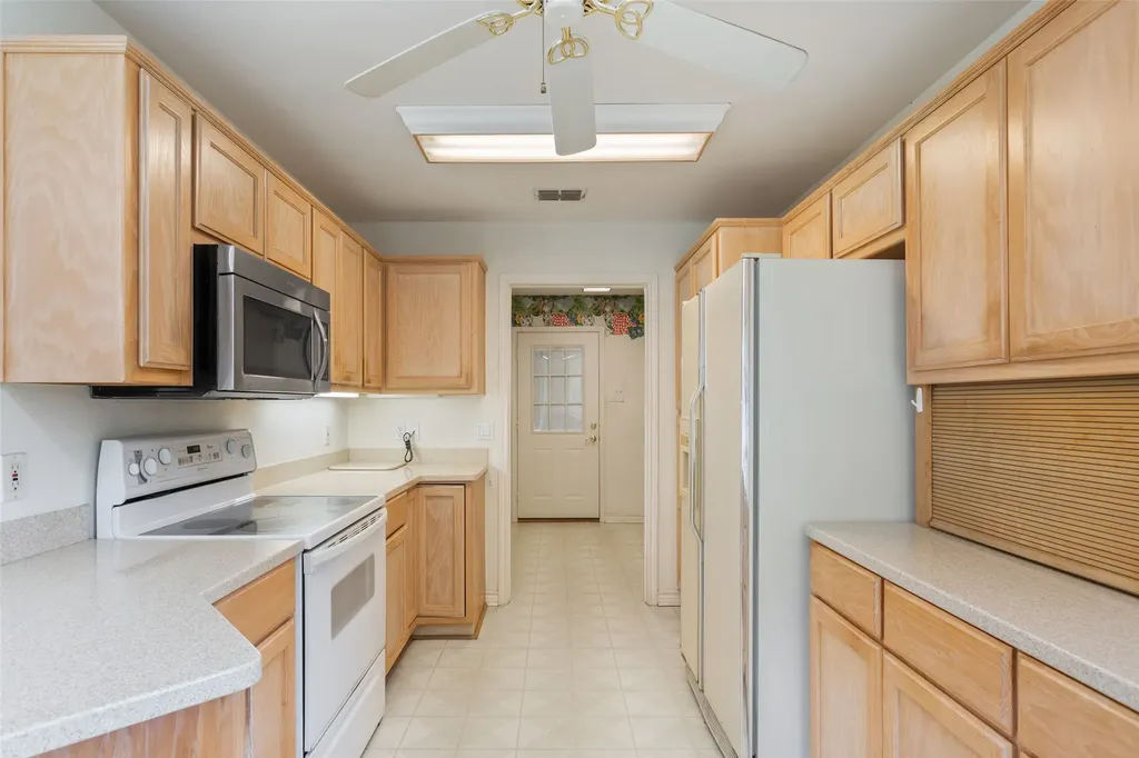 804 Canary Lane Fairfield TX 75840